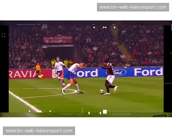 桑巴激情与红蓝荣耀：巴西与巴萨的足球史诗